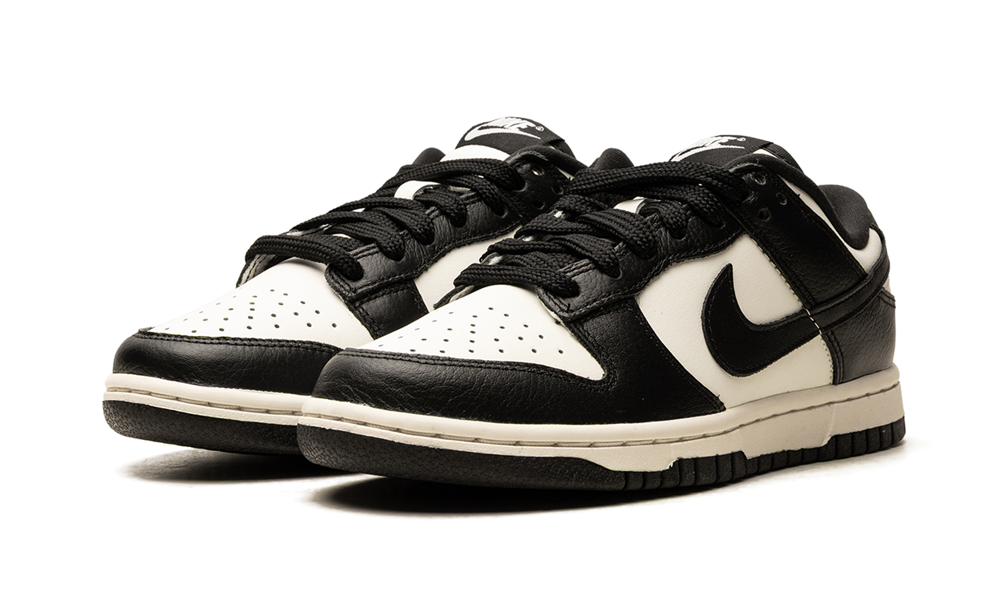 Dunk Low SE WMNS"Cherry Charms - Panda" HQ7487 100