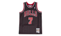 NBA Toni Kukoc Swingman Jersey "1995-96 Chicago Bulls - Black" SMJYAC18082 CBUBLCK95TKU