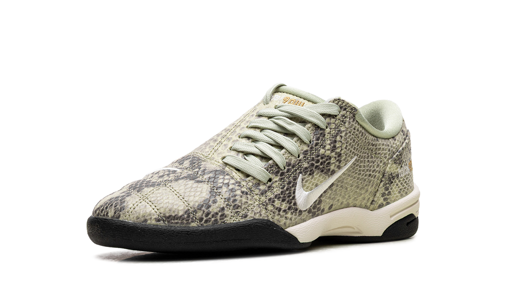 Total 90 SE WMNS"Olive Aura Pale Ivory" IB4204 301