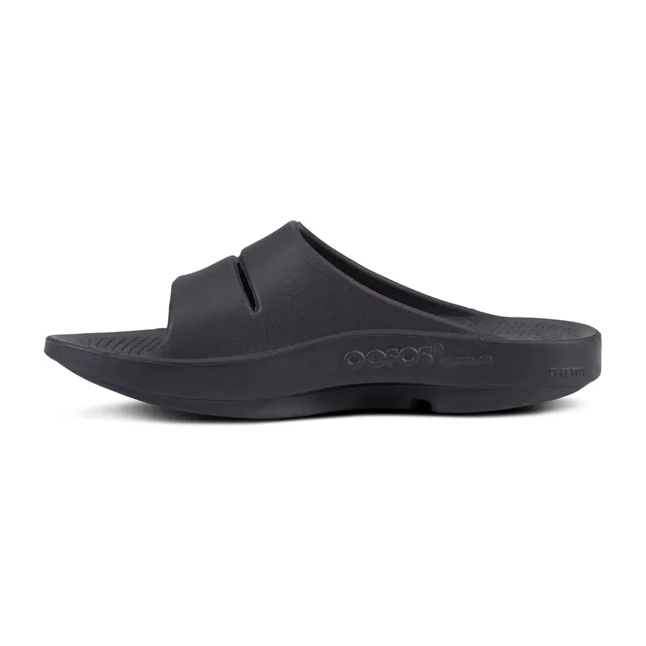 Unisex Ooahh Sports Sandals in Black Matte