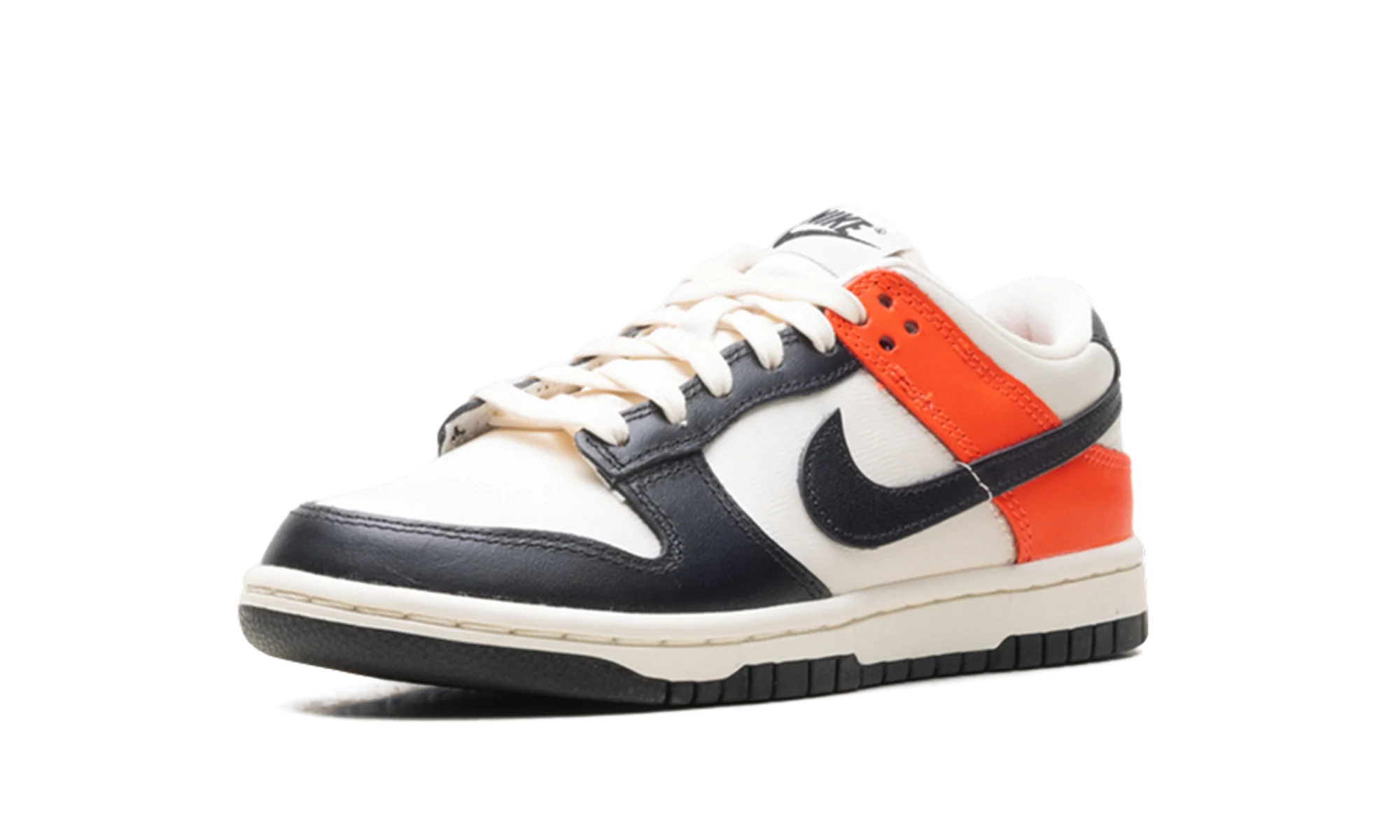 Dunk Low WMNS "Black Toe Bright Crimson" HQ3423 635