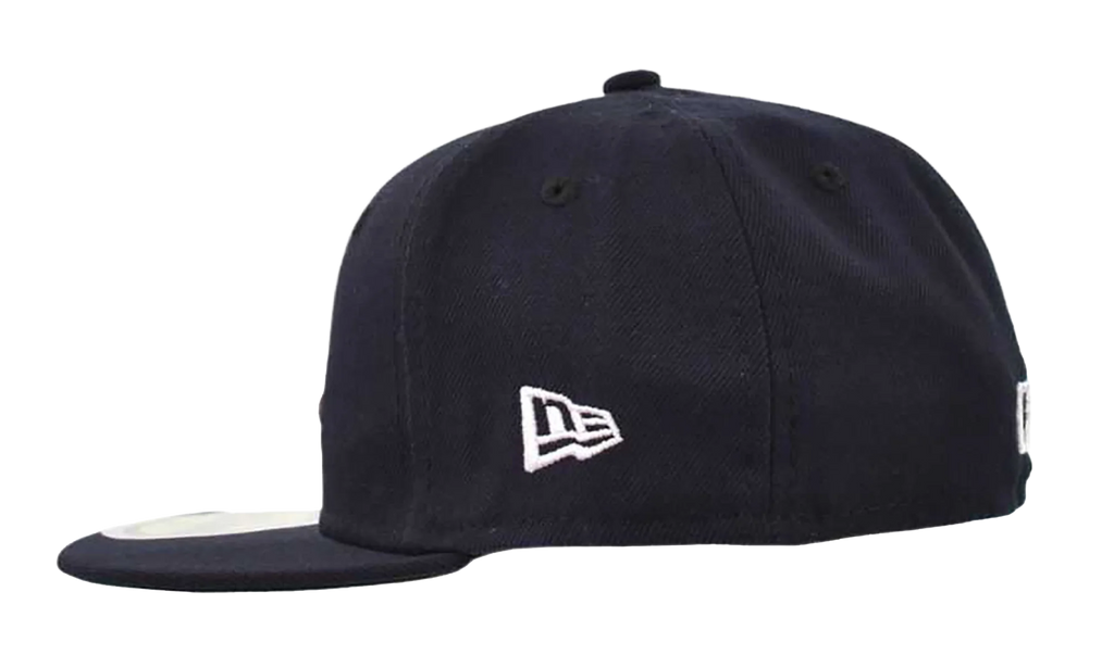 59FIFTY Cleveland Indians Chief Wahoo Fitted Hat "Navy" 70360246