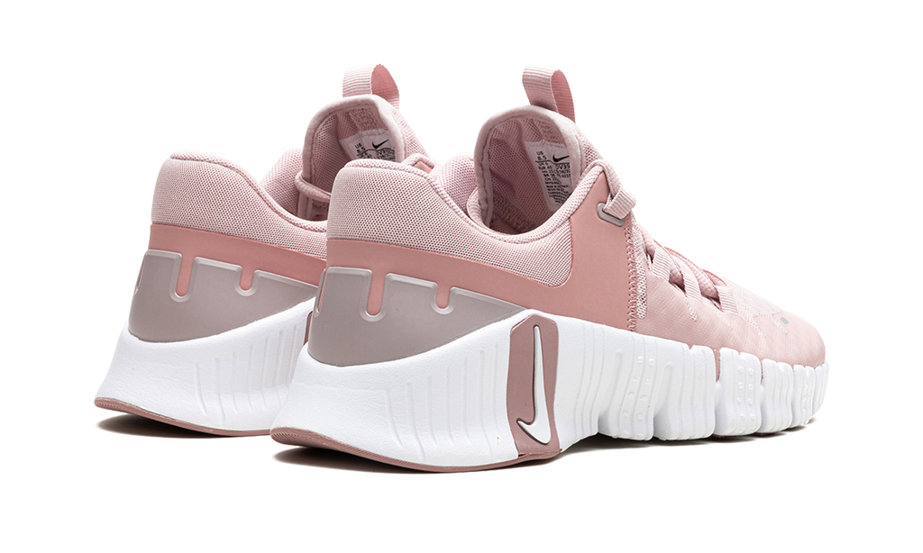 WMNS Free Metcon 5"Pink Oxford" DV3950 600