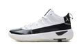 Max Aura 7 "White Summit White Black" HQ2091 100