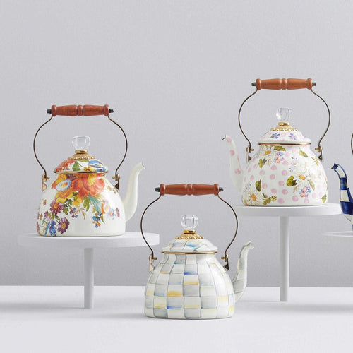 Flower Market White Enamel Tea Kettle by Mackenzie-Childs 1,89L