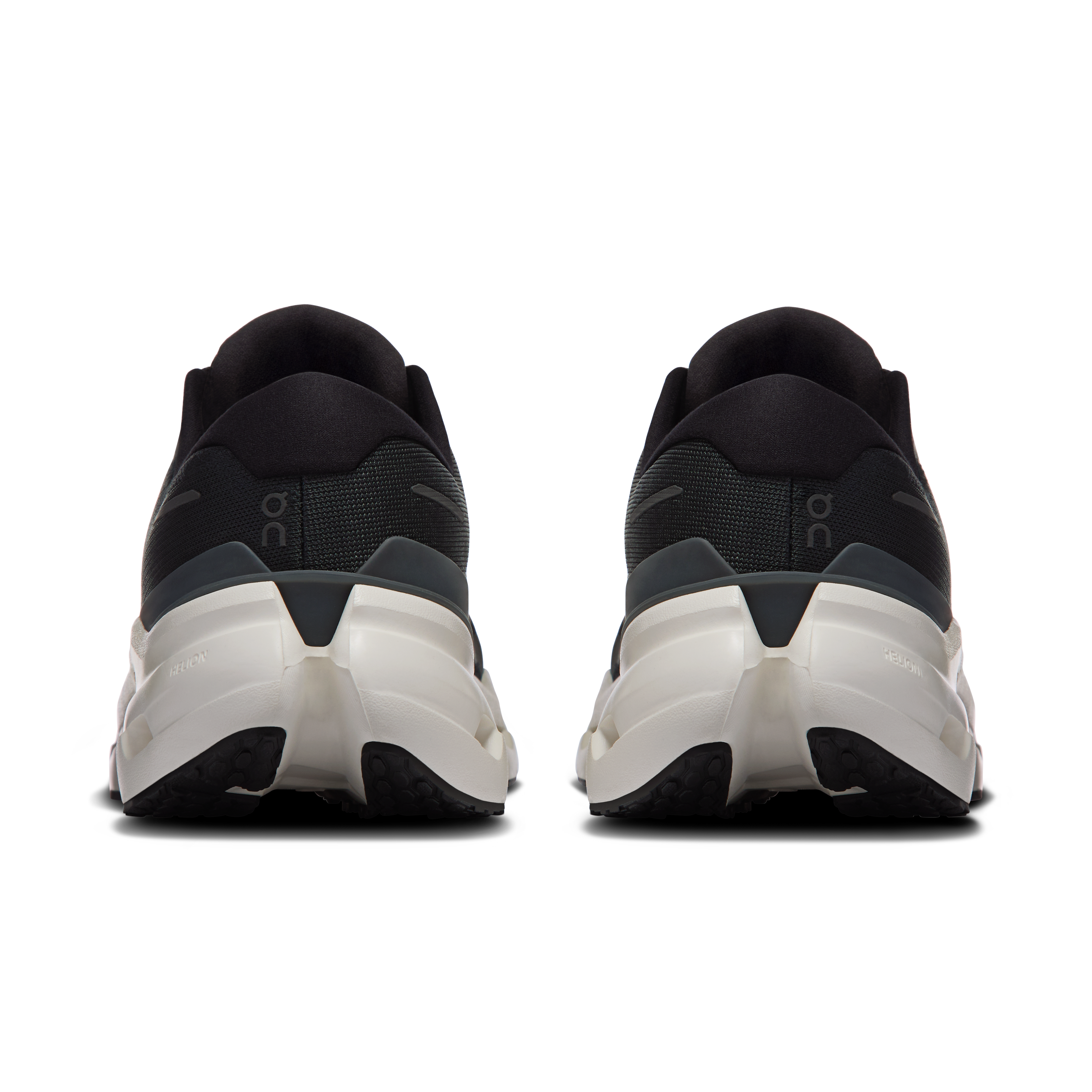 Men's Cloudrunner 3 in Black/Ivory