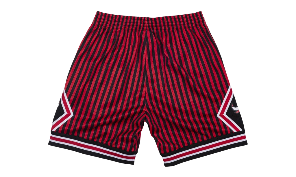 NBA Striped Swingman Shorts "1997 Chicago Bulls - Red" SMSHBW19048 CBUPTRD97