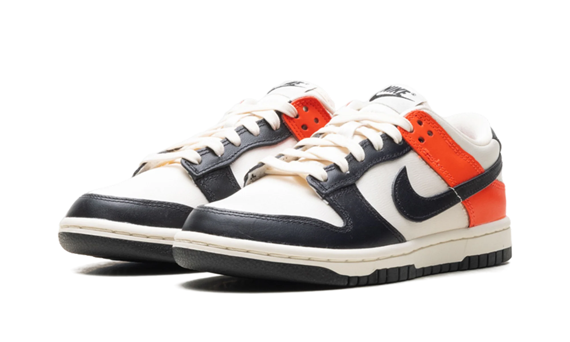 Dunk Low WMNS "Black Toe Bright Crimson" HQ3423 635