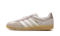 Gazelle Indoor WMNS "Light Brown / Off White / Gum" HQ2662