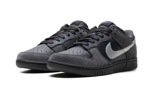 Dunk Low WMNS"Anthracite/ Metallic Silver" II7636 001