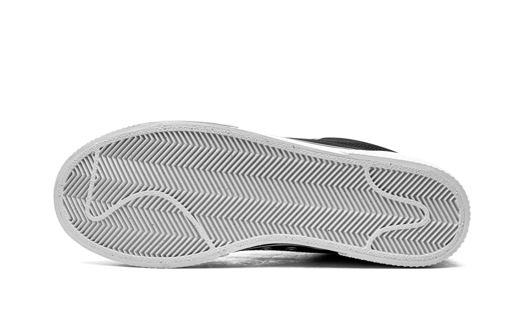 GTS 97 "Black/White" DA1446 001