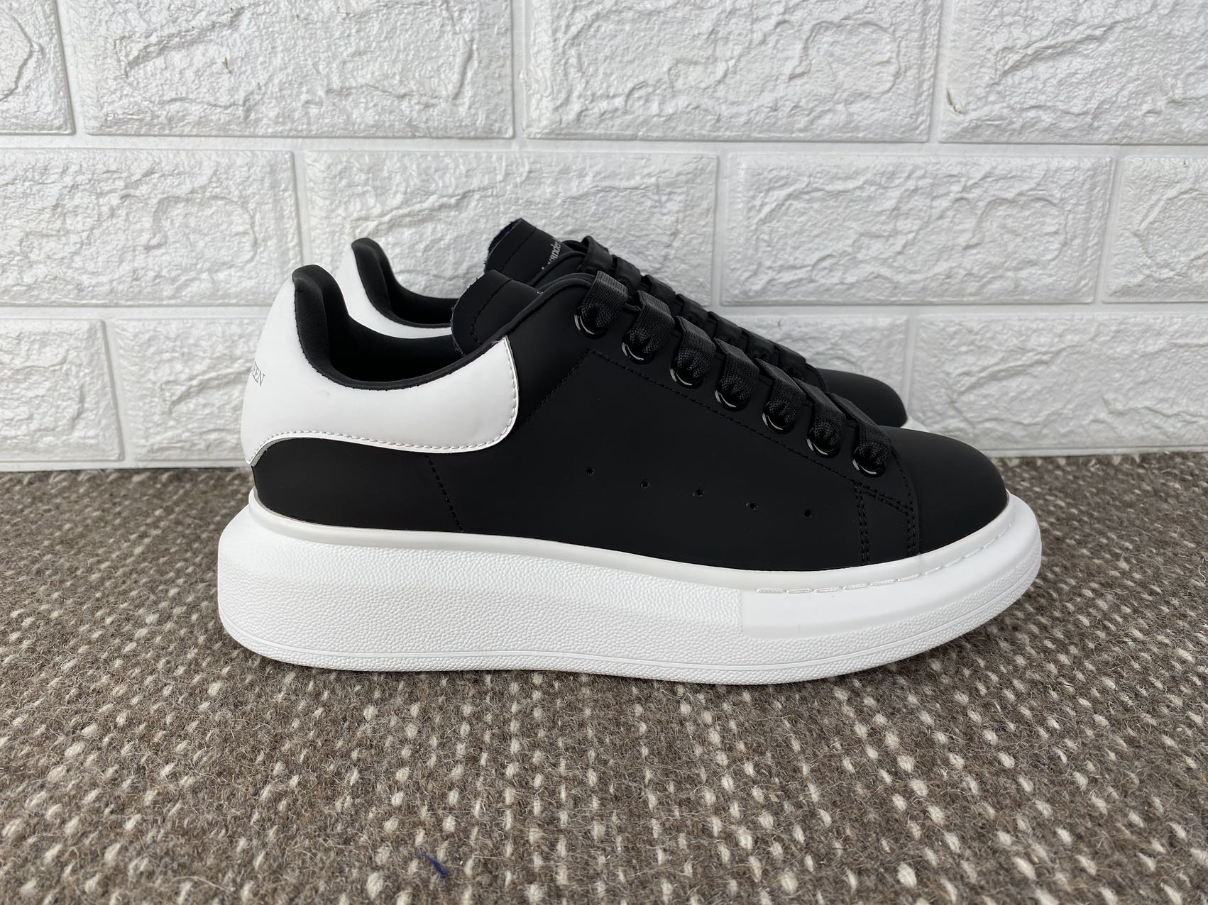Oversized Black White