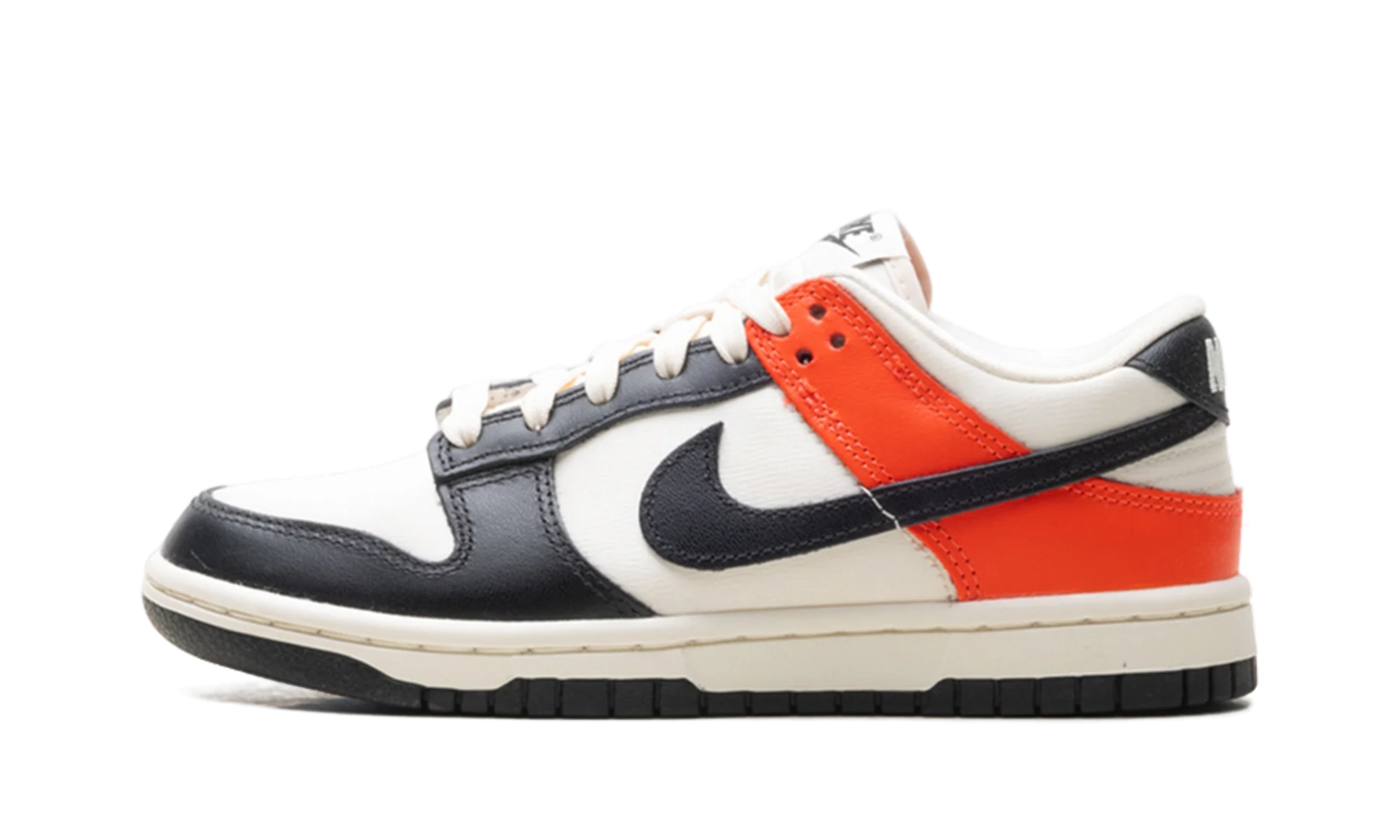 Dunk Low WMNS "Black Toe Bright Crimson" HQ3423 635