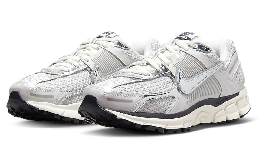 Zoom Vomero 5 Photon Dust Metallic Silver