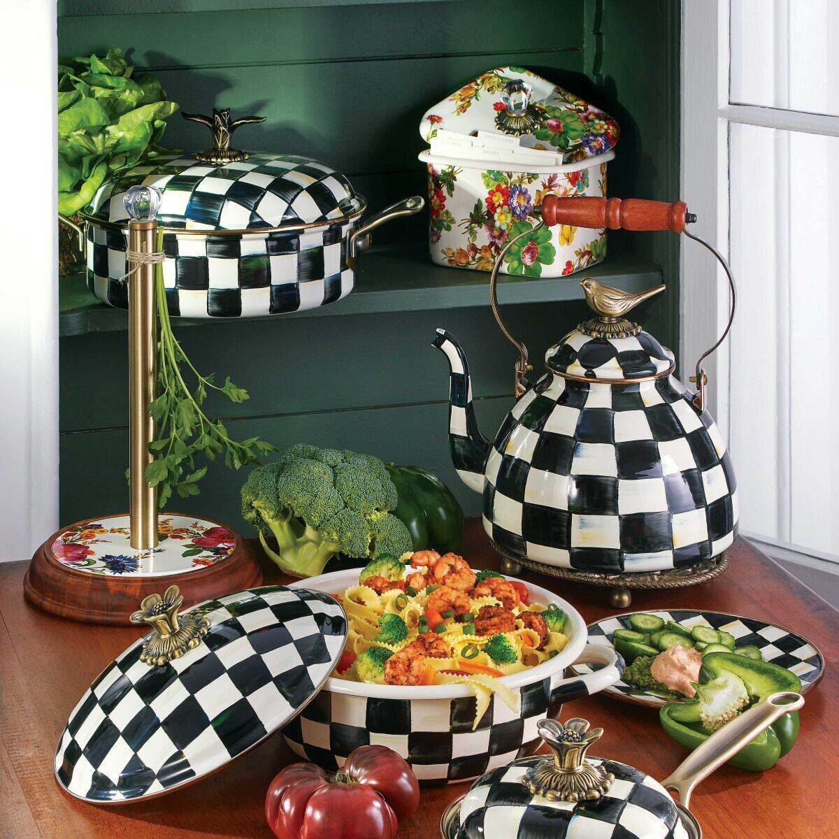 Iconic Black & White Courtly Check Enamel Tea Kettle with Bird 2.84L