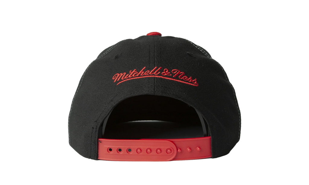 NCAA Sharktooth Snapback Cap "UNLV Rebels - Black / Red" HHSS3304 LVEYYPPPBKRD