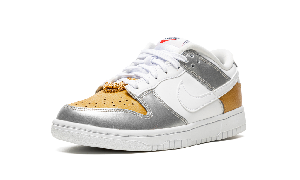 DUNK LOW WMNS"Gold White Silver" DH4403 700