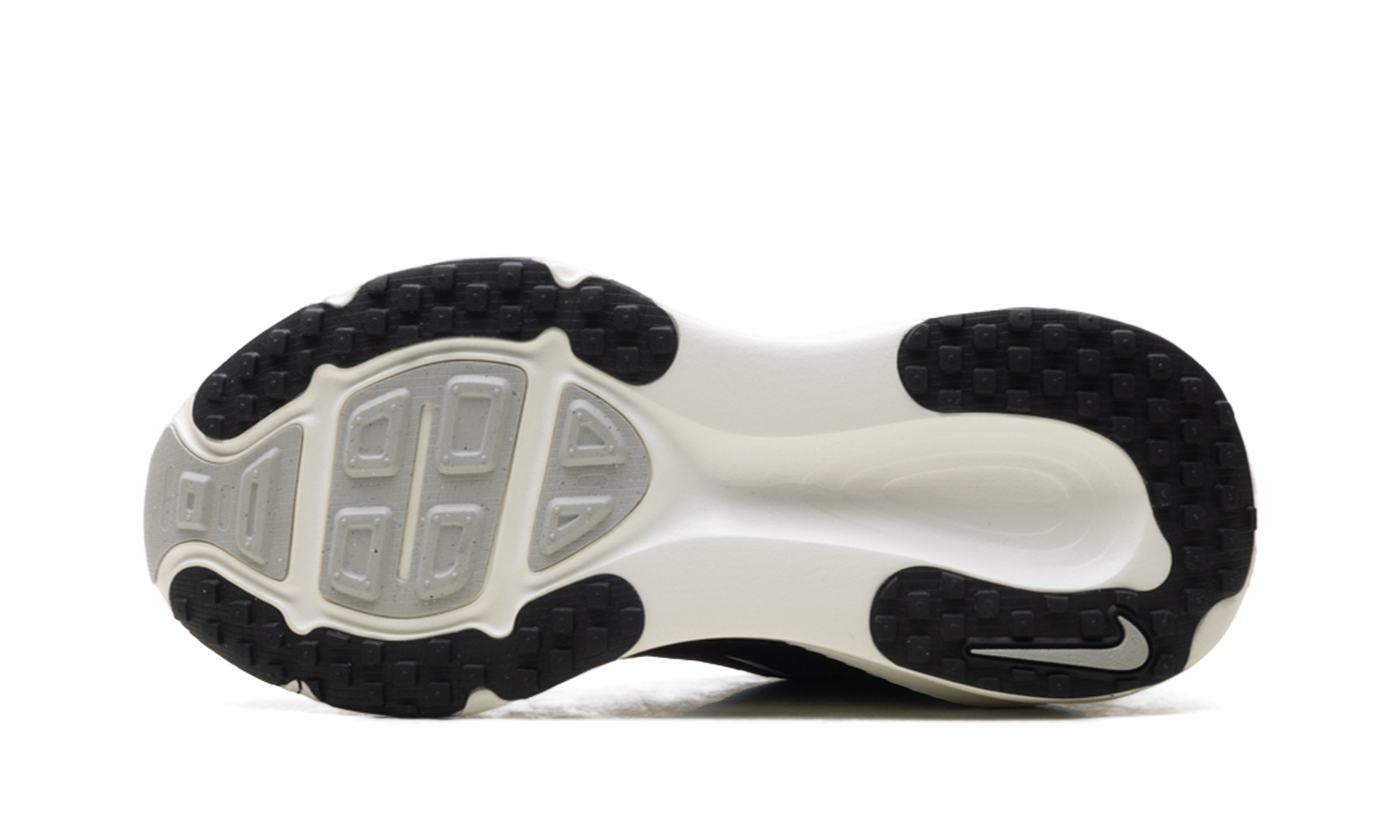 Vomero 18 WMNS"Black Summit White" HM6804 005