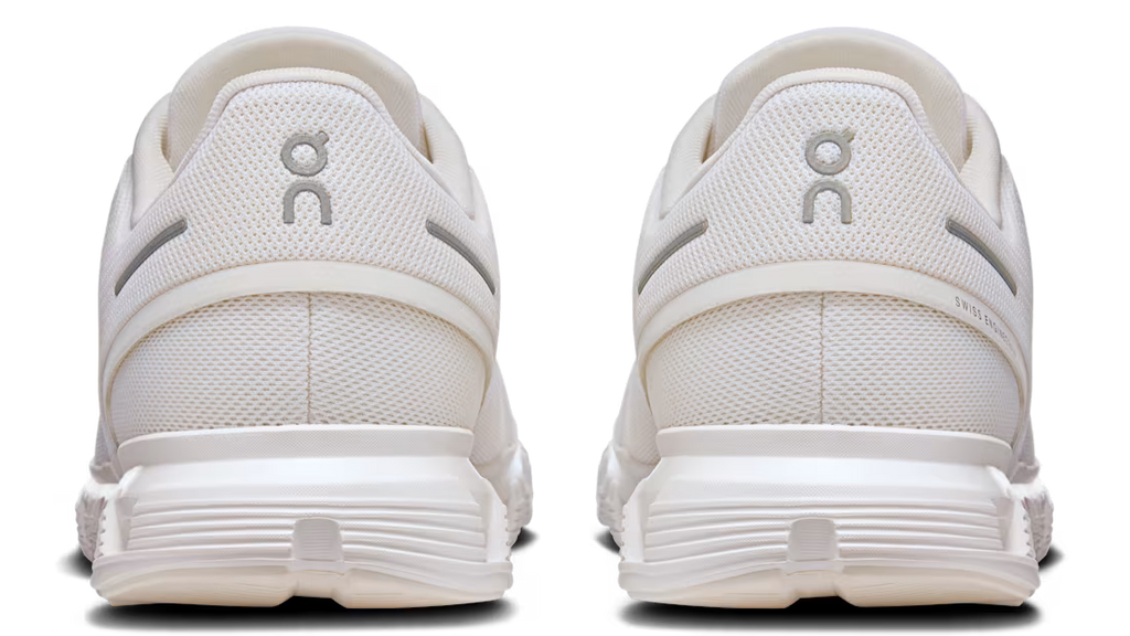 On Running Cloud 6 White (Women’s)
