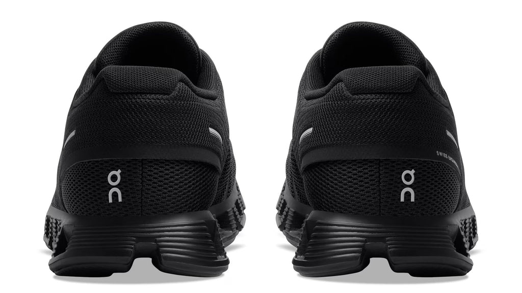 Running Cloud 5 All Black (W)
