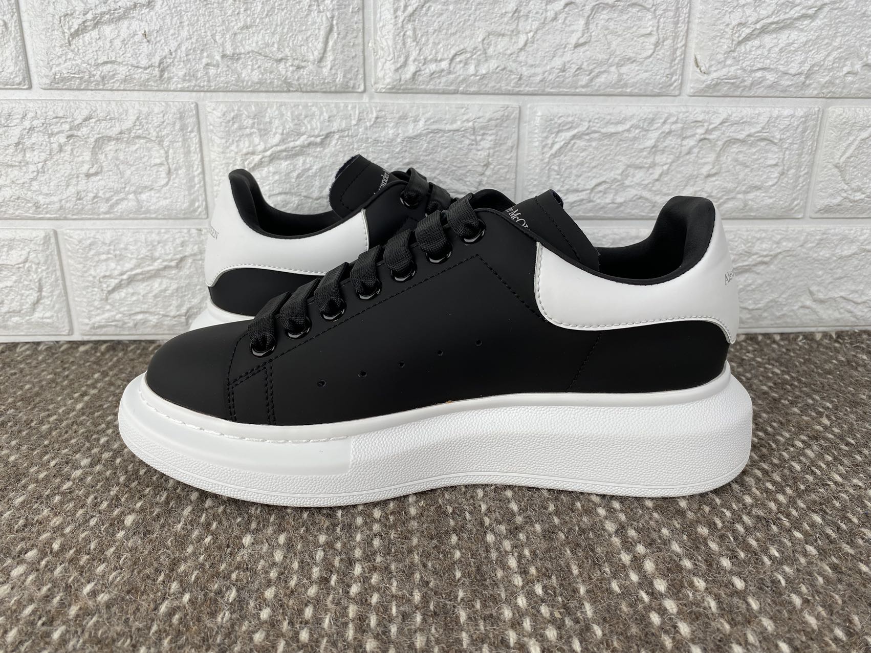 Oversized Black White