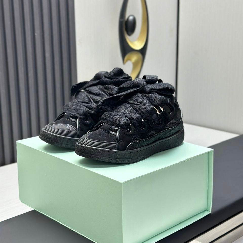 Leather Curb Triple Black