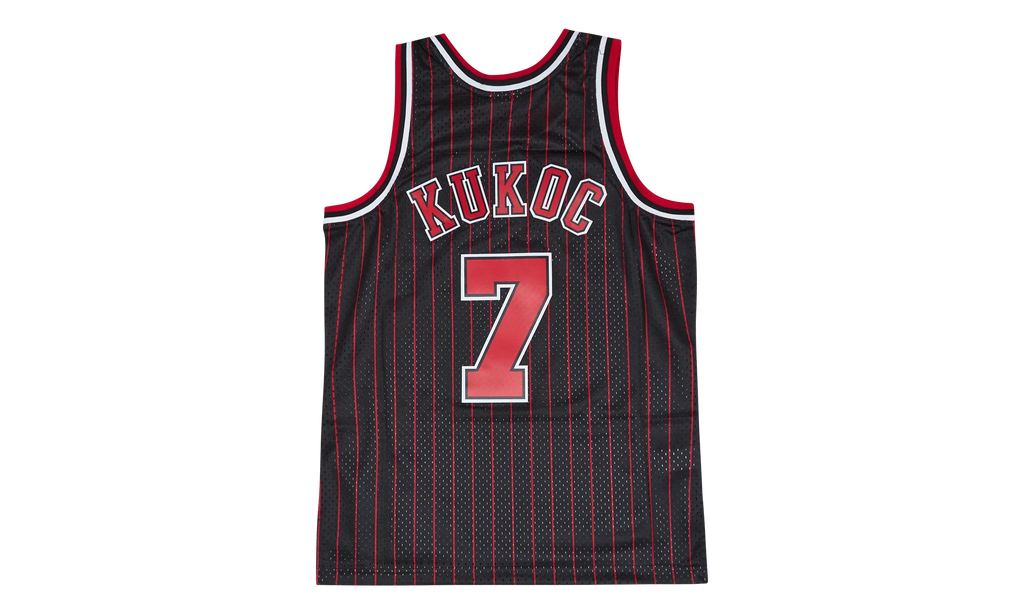 NBA Toni Kukoc Swingman Jersey "1995-96 Chicago Bulls - Black" SMJYAC18082 CBUBLCK95TKU
