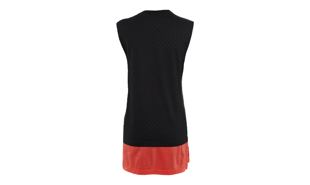 International Top WMNS "Black" 802360 010