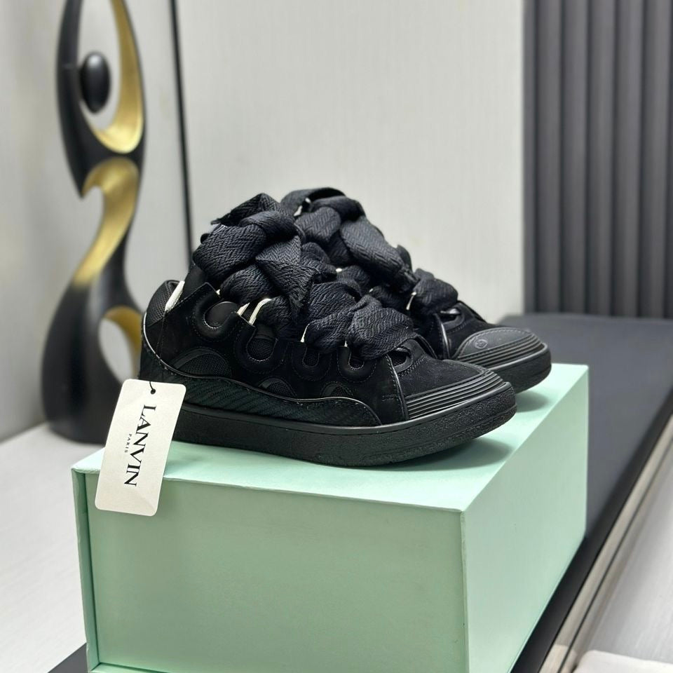 Leather Curb Triple Black
