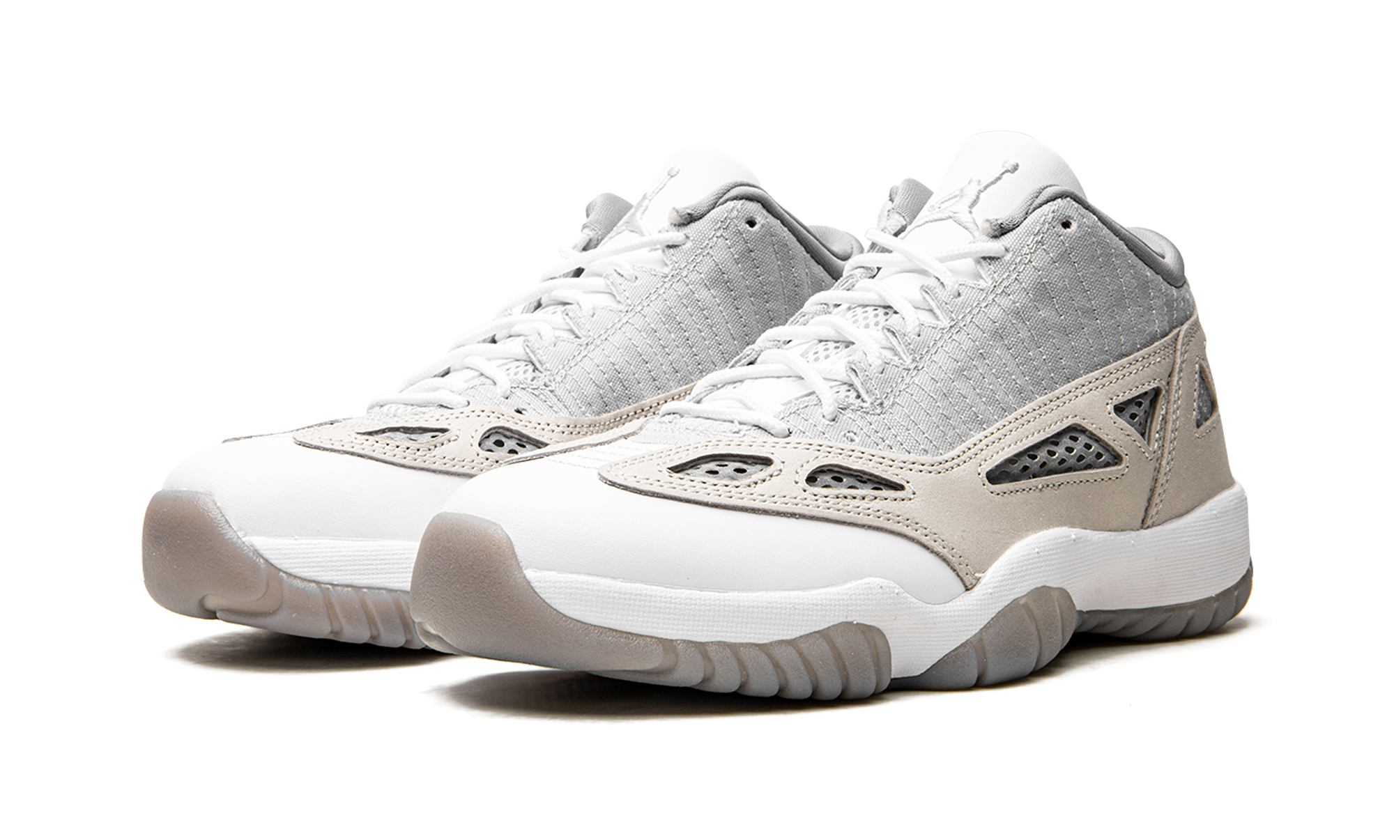 11 Retro Low IE "'Light Orewood Brown'" 919712 102