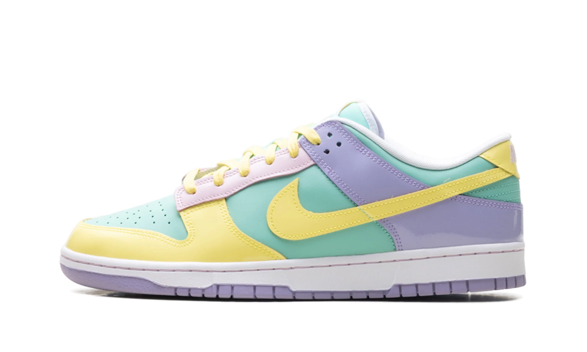Dunk Low "Easter (2026)" IQ9404 349