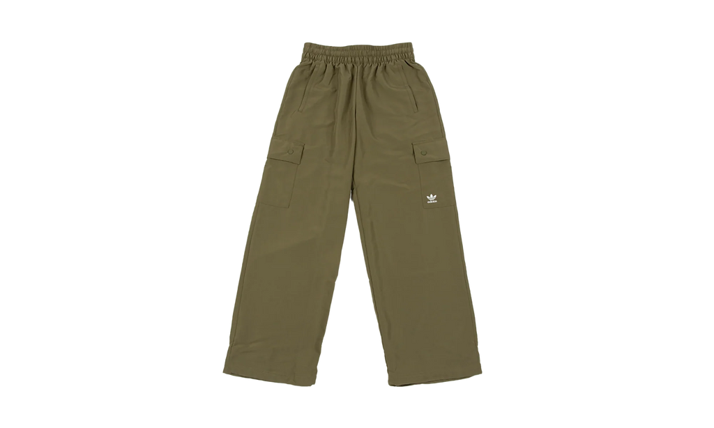 W Essential Woven Cargo "GREEN" IX9972