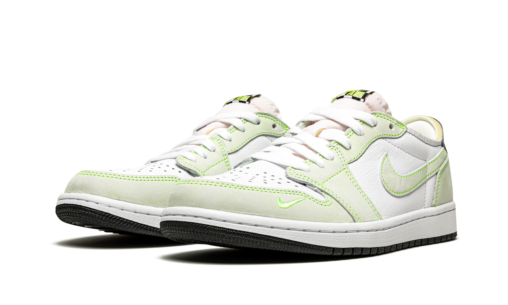 1 Low OG "Ghost Green" DM7837 103