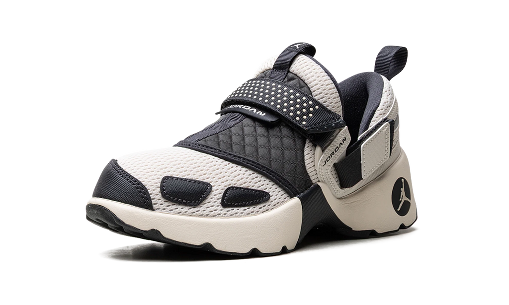 Jordan Trunner LX WMNS "Light Orewood Brown" HQ2164 102