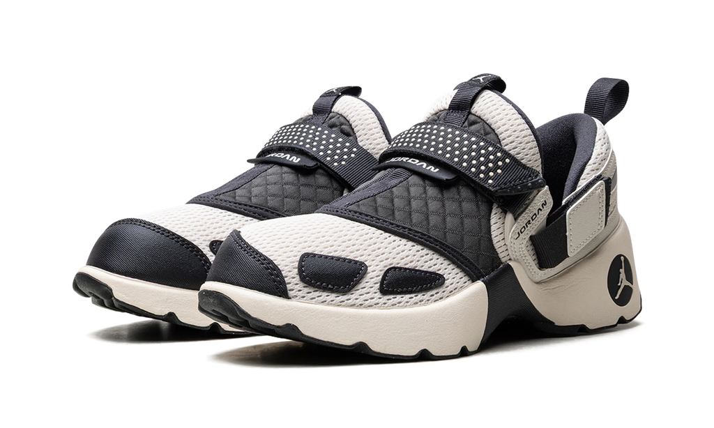 Jordan Trunner LX WMNS "Light Orewood Brown" HQ2164 102