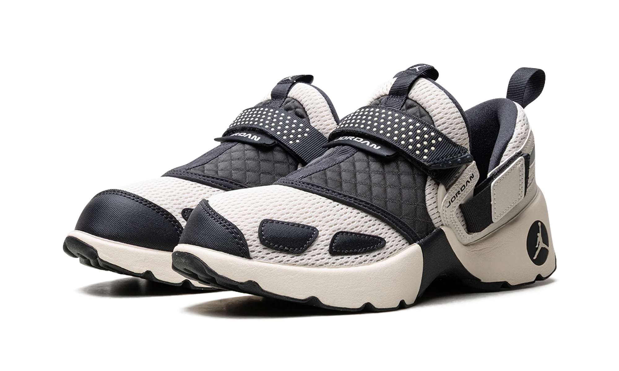 Jordan Trunner LX WMNS "Light Orewood Brown" HQ2164 102