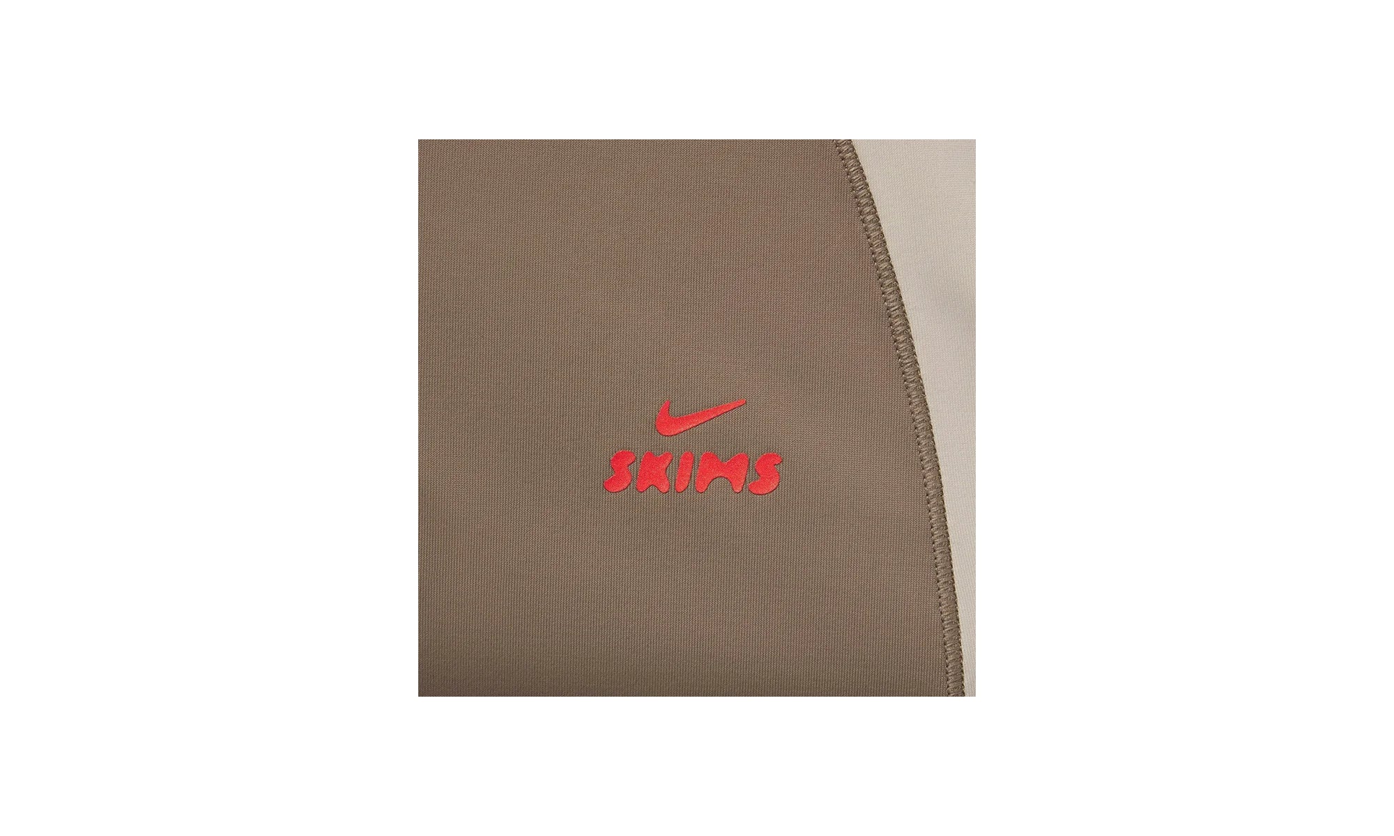 SHINE FRONT ZIP BRA "Nike - Truffle And Stone" SKM047