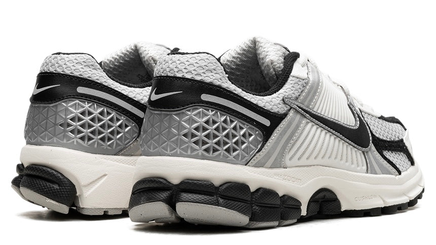 Zoom Vomero 5 Photon Dust Black