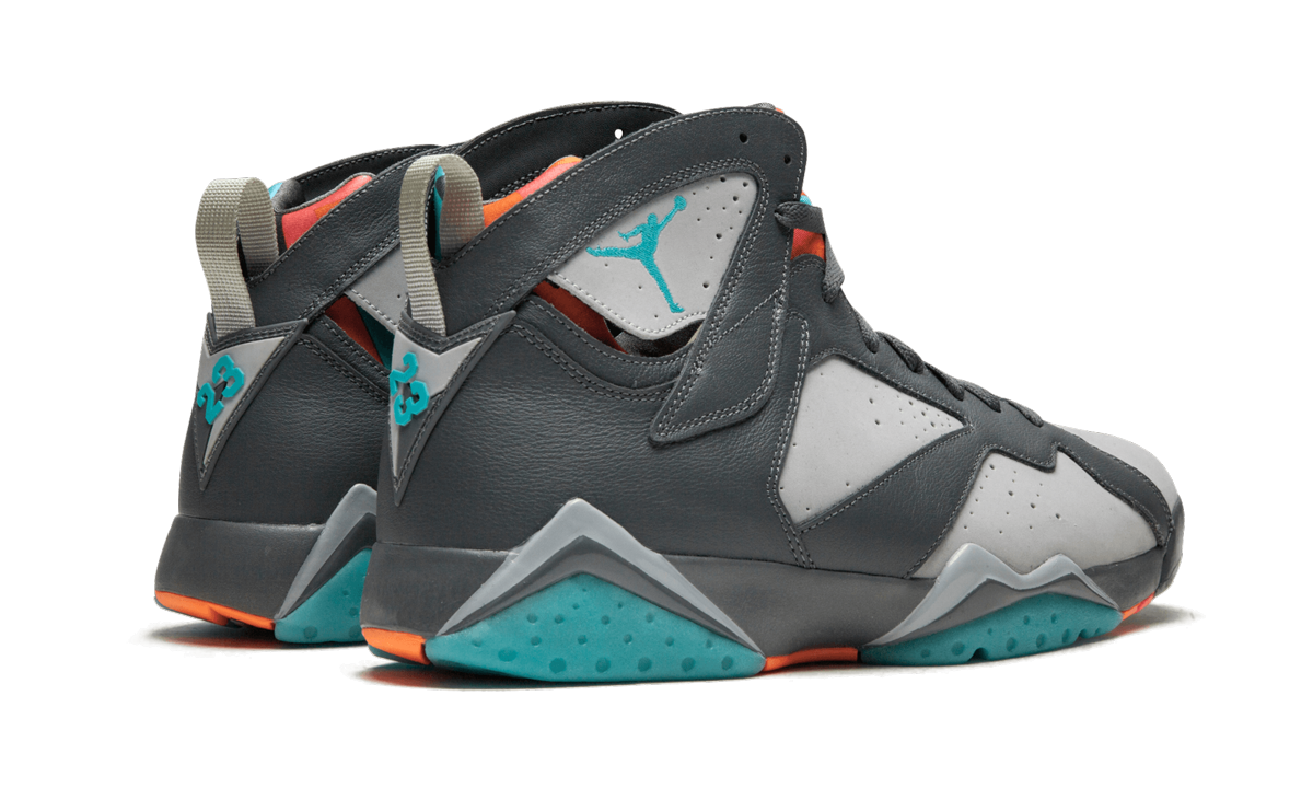7 Retro "Barcelona Nights" 304775 016