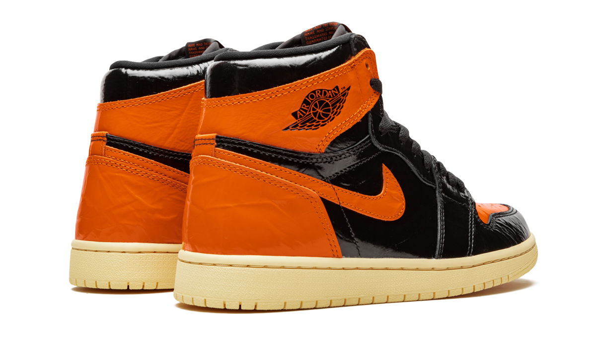 1 Retro High OG "Shattered Backboard 3.0" 555088 028