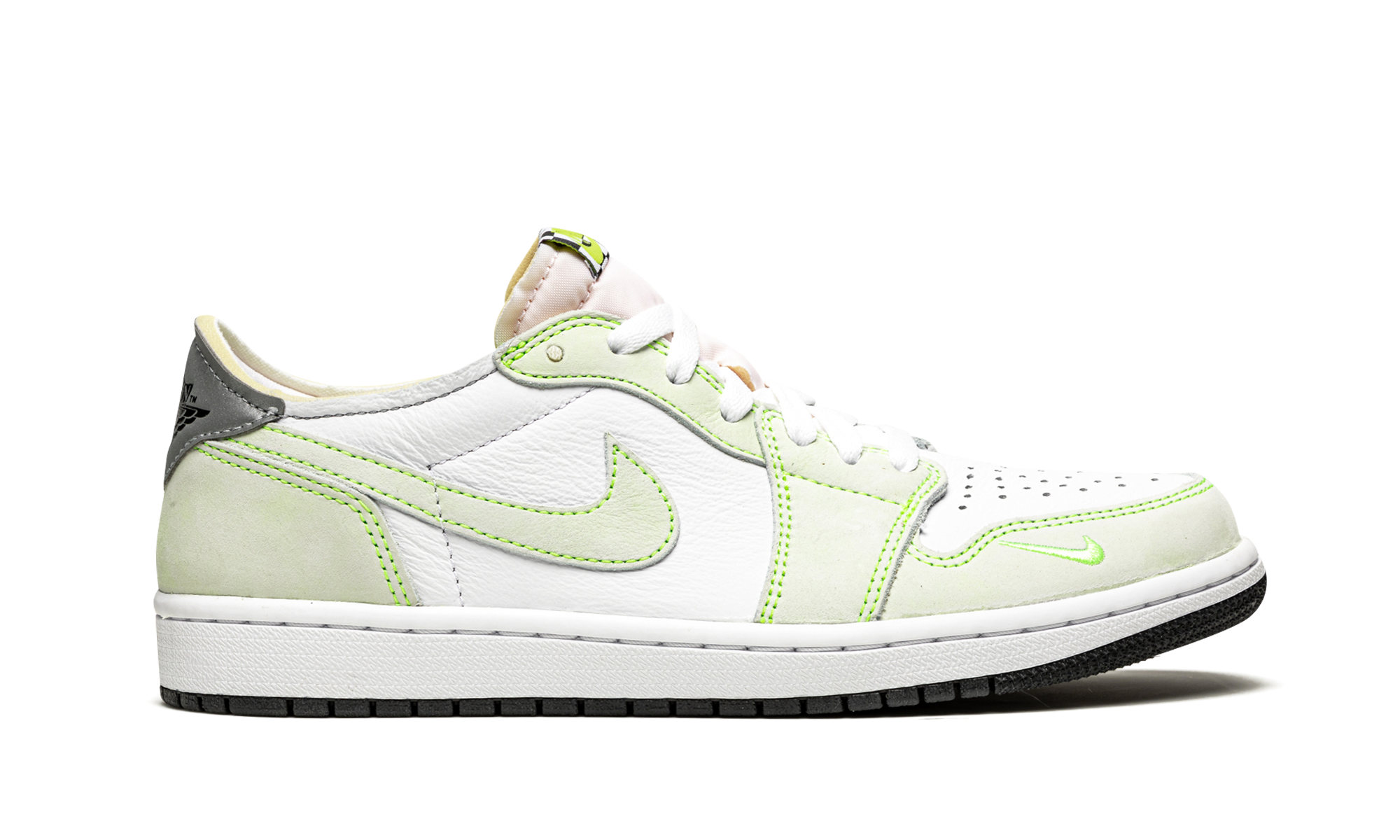 1 Low OG "Ghost Green" DM7837 103