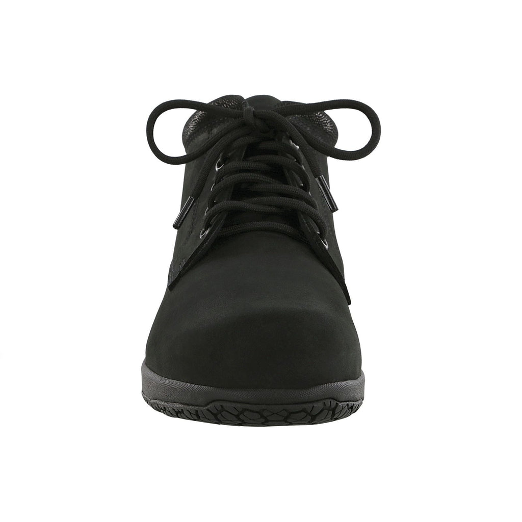 Women's Gretchen Chukka Boot in Black / Moondust