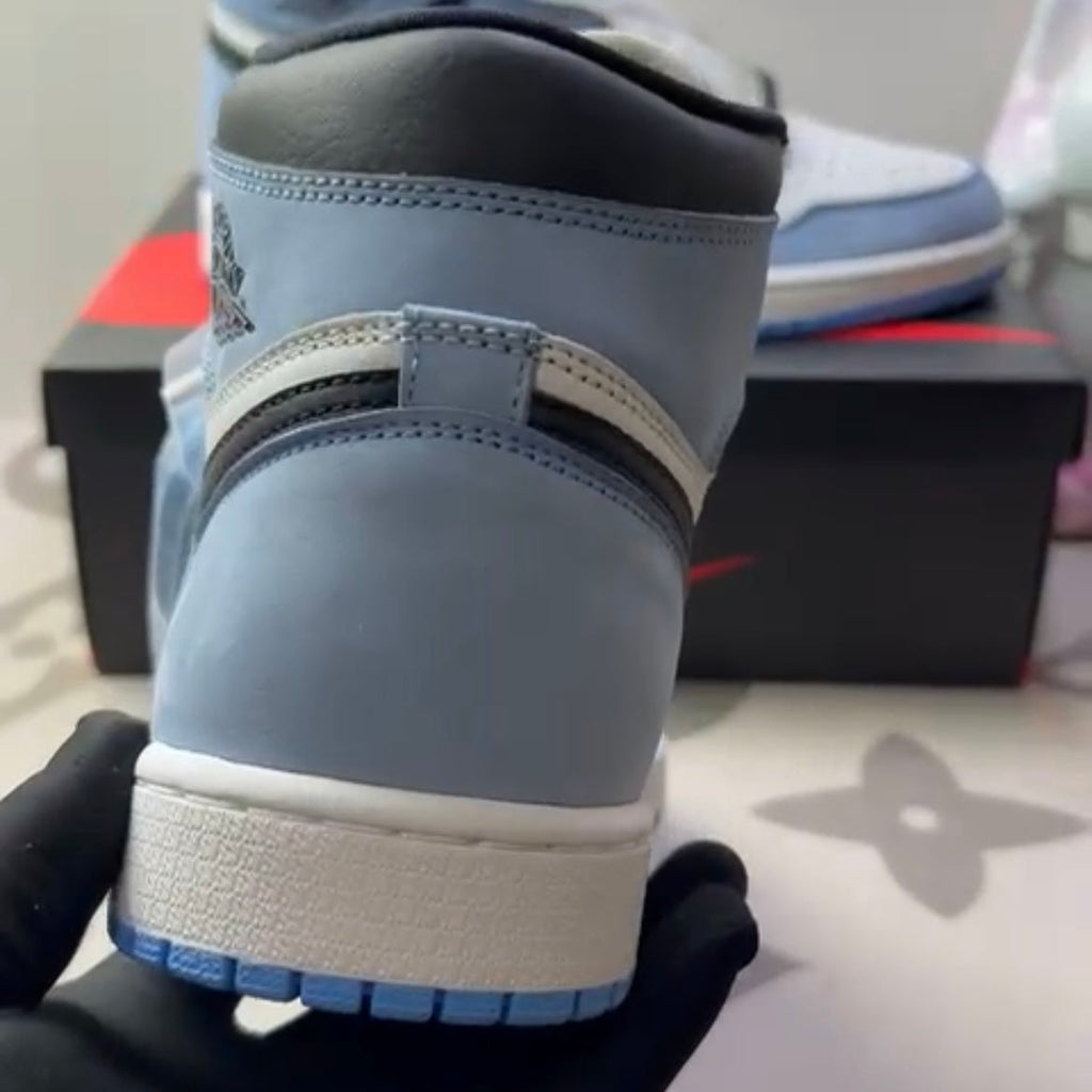 1 Retro High OG University Blue