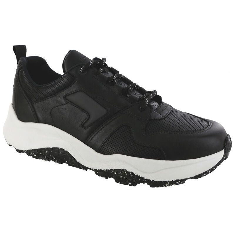 Men's Low Country-Y Lace Up Sneakers in Black Perf