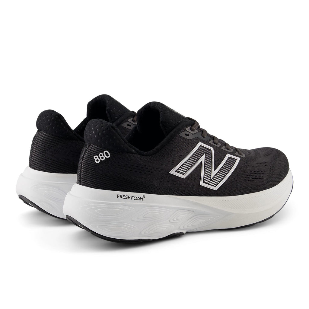 Men's Fresh Foam X 880v15 in Black with NB 103 White and Reflection