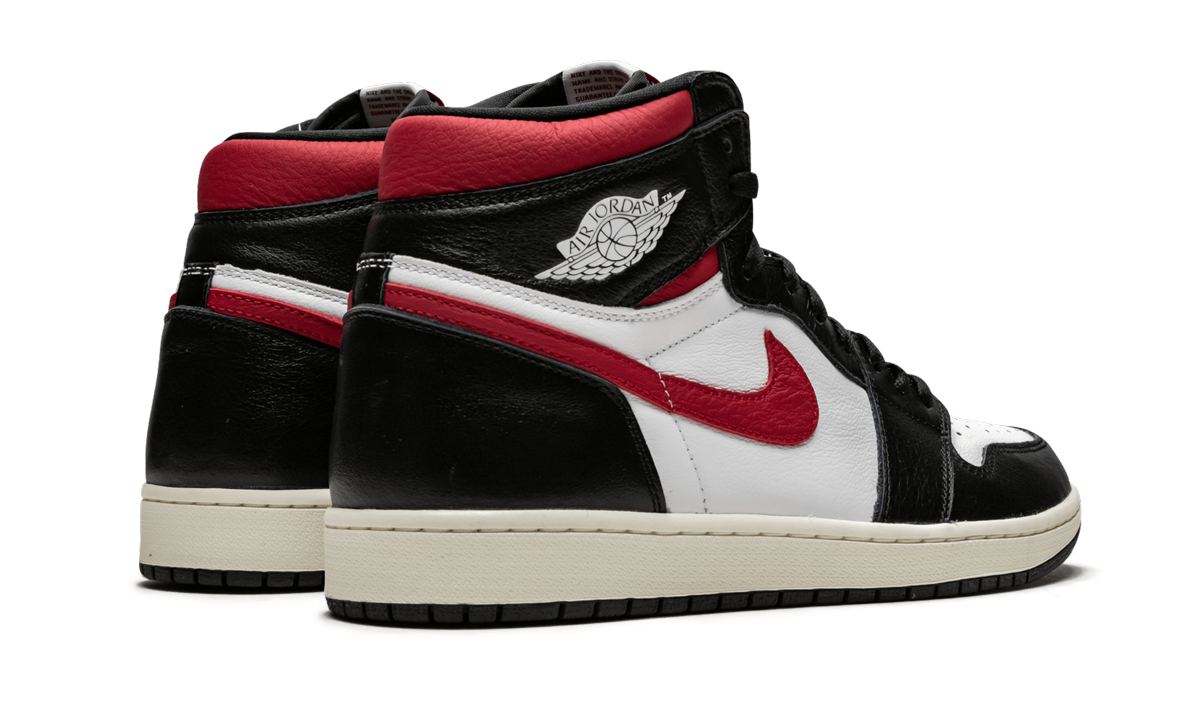 1 Retro High OG "Gym Red" 555088 061