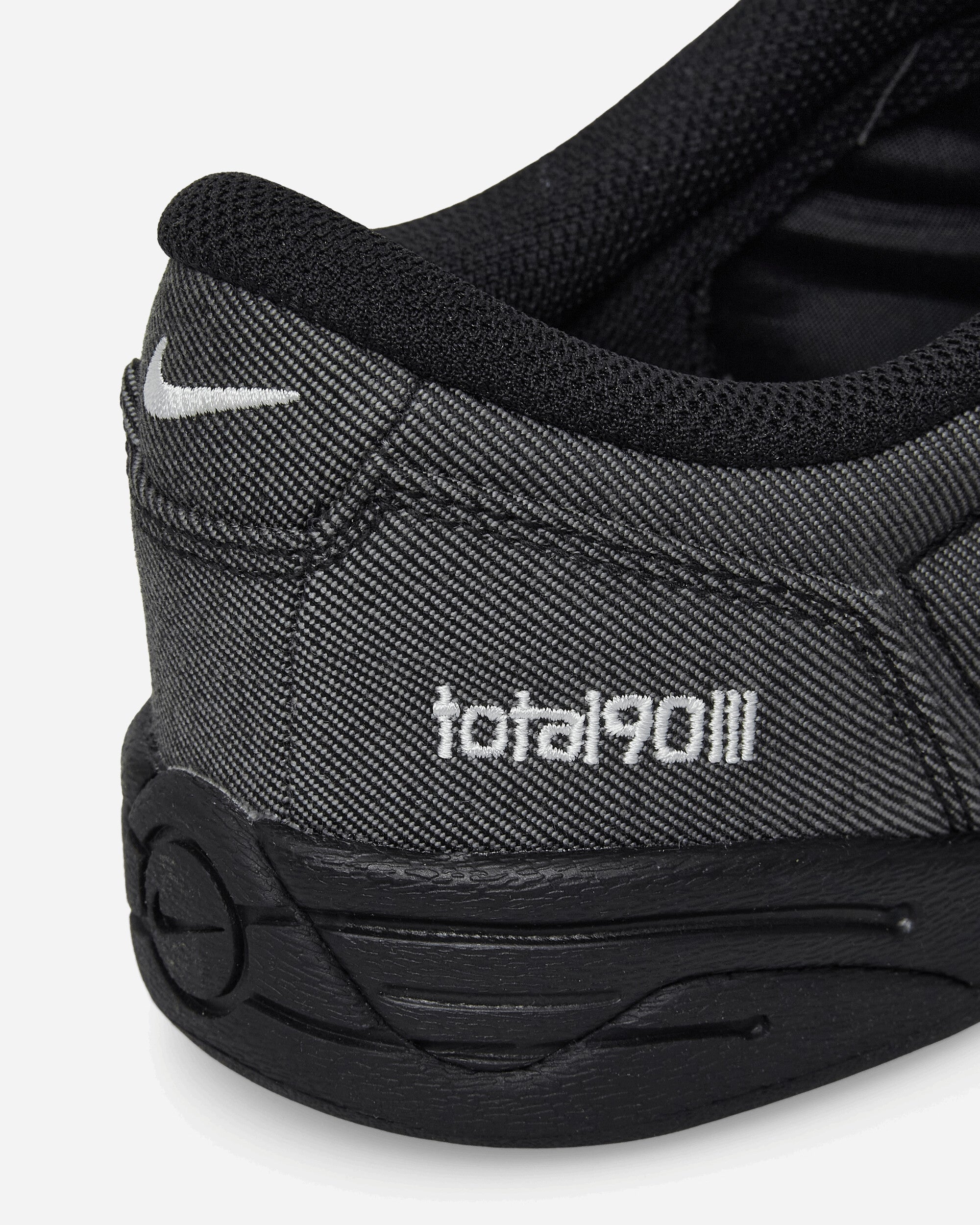 Total 90 Premium Sneakers Black / White