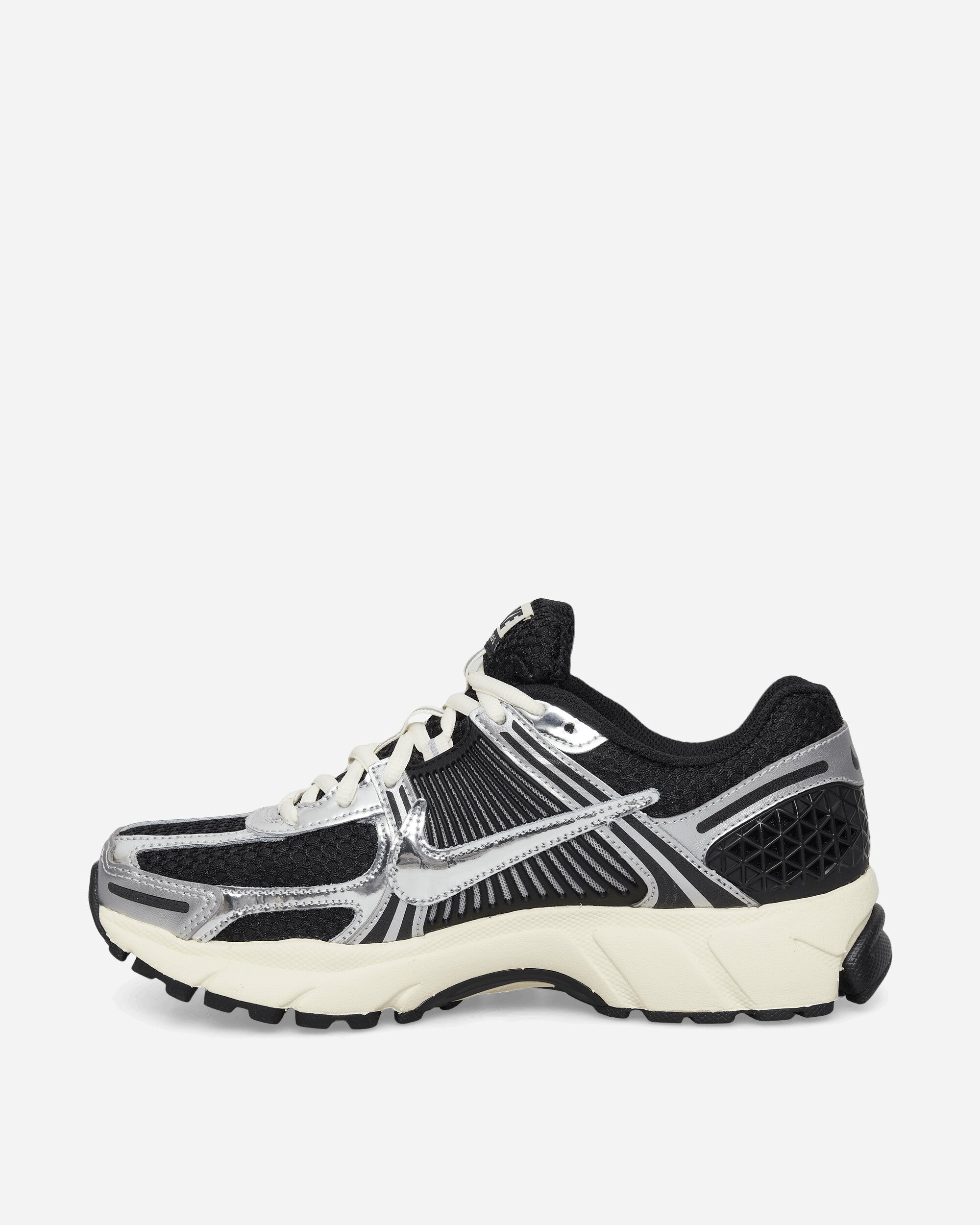 Zoom Vomero 5 Sneakers Black / Metallic Silver / Coconut Milk / Chrome