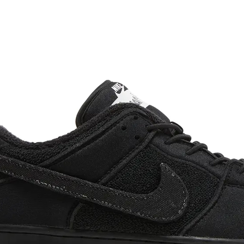 Nike SB Dunk Low x Gnarhunters 'Black' (2022)