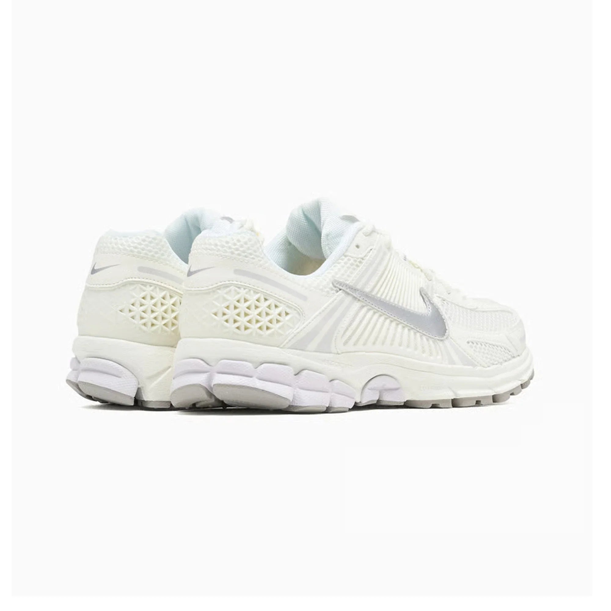 Nike Zoom Vomero 5 'Sail Vast Grey Metallic Silver'